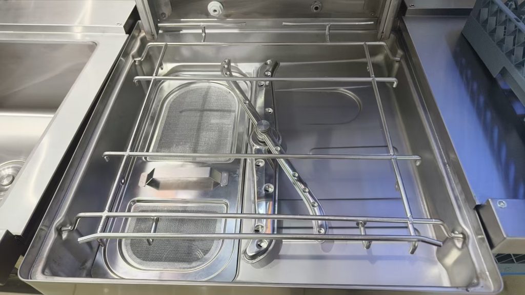 ⁠one piece pressed water tank of commercial dishwasher⁠